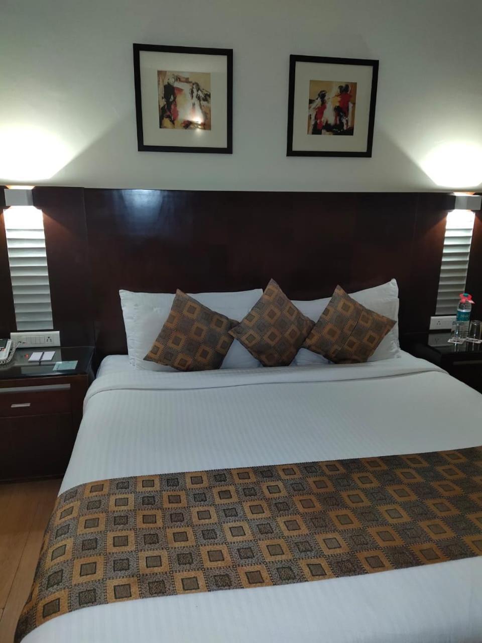 The Red Maple Mashal Indore Exterior photo