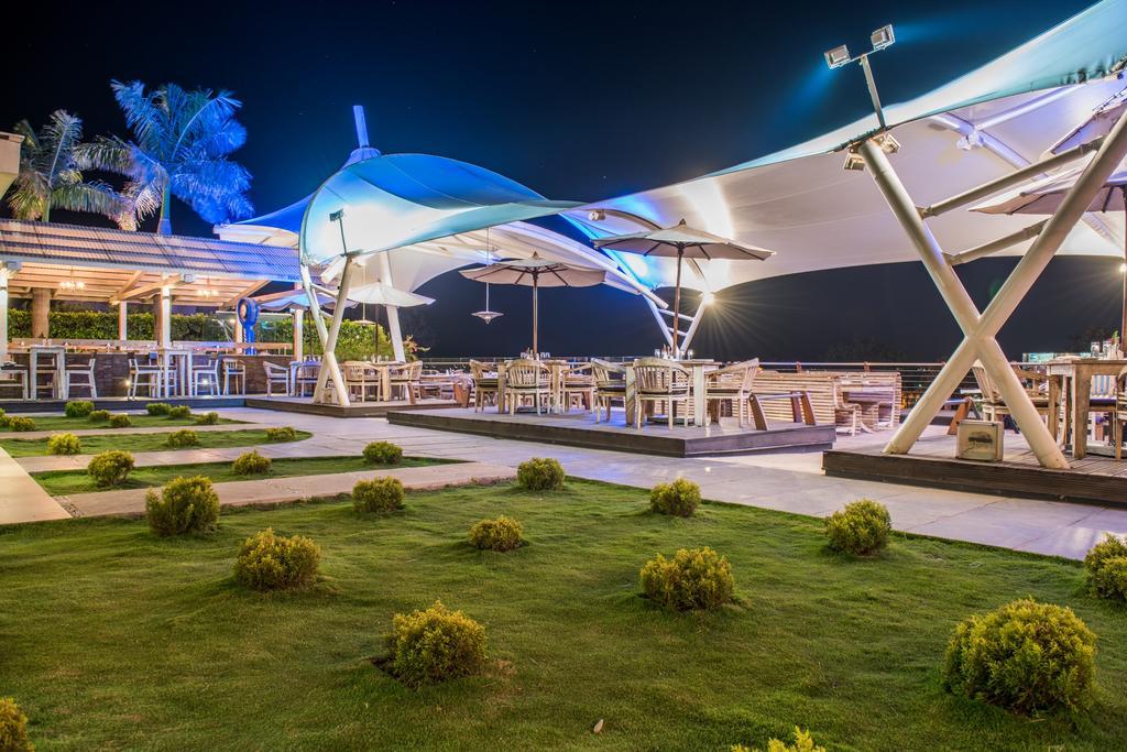 The Red Maple Mashal Indore Exterior photo