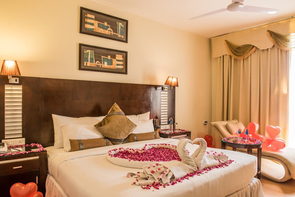 The Red Maple Mashal Indore Exterior photo