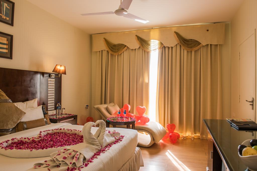 The Red Maple Mashal Indore Exterior photo