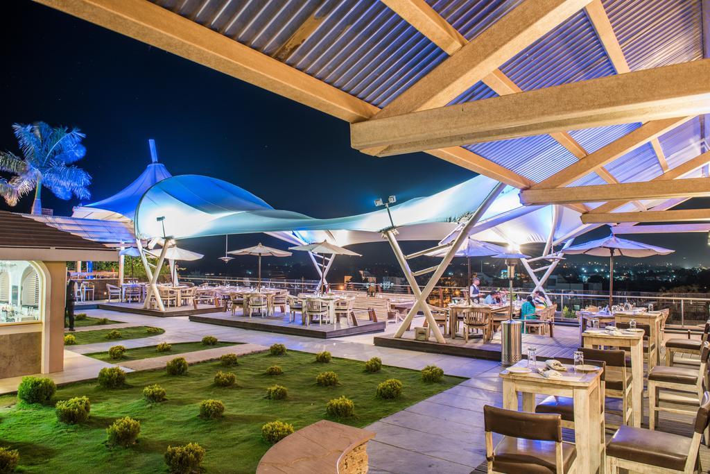 The Red Maple Mashal Indore Exterior photo