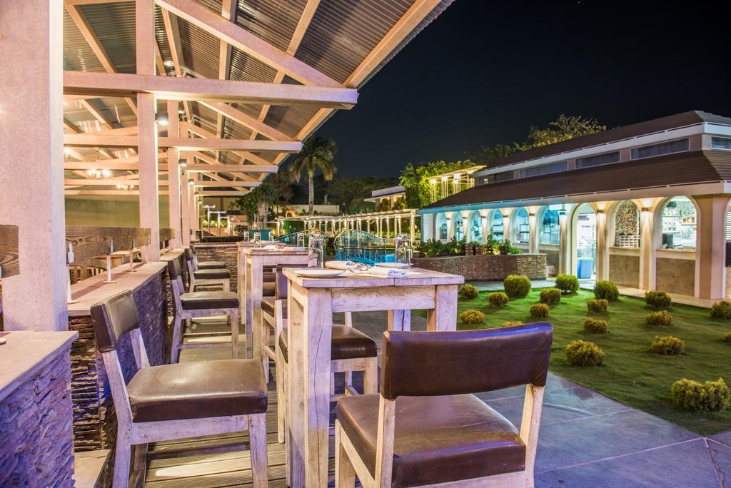 The Red Maple Mashal Indore Exterior photo