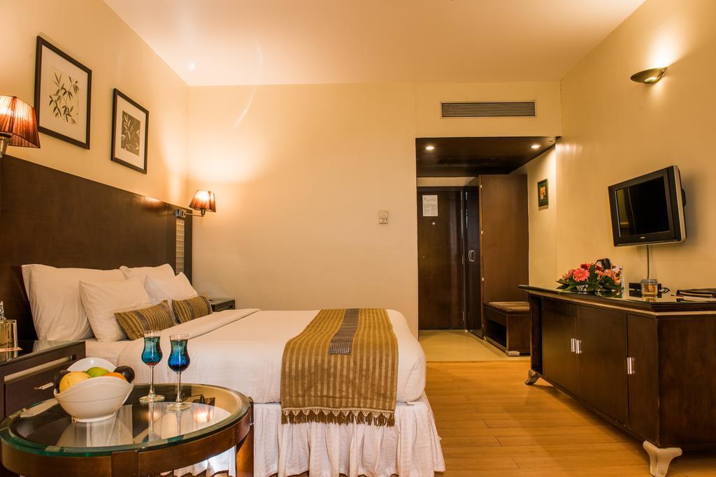 The Red Maple Mashal Indore Exterior photo