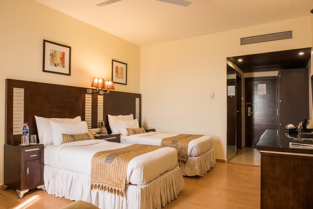 The Red Maple Mashal Indore Exterior photo