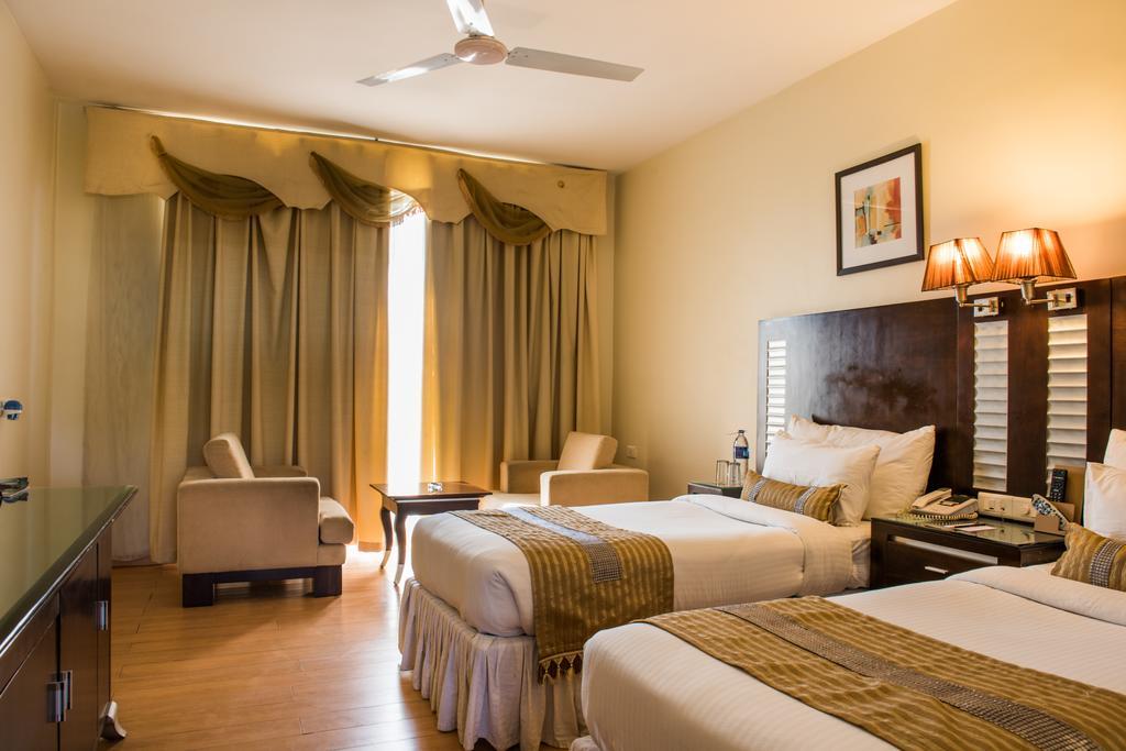 The Red Maple Mashal Indore Exterior photo