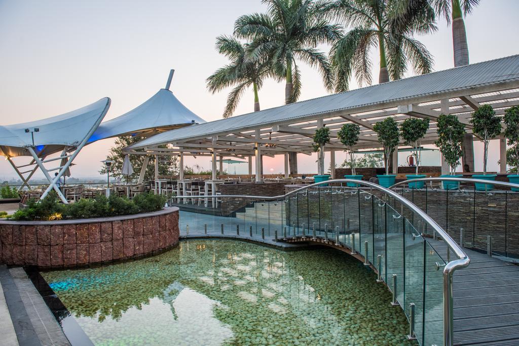 The Red Maple Mashal Indore Exterior photo