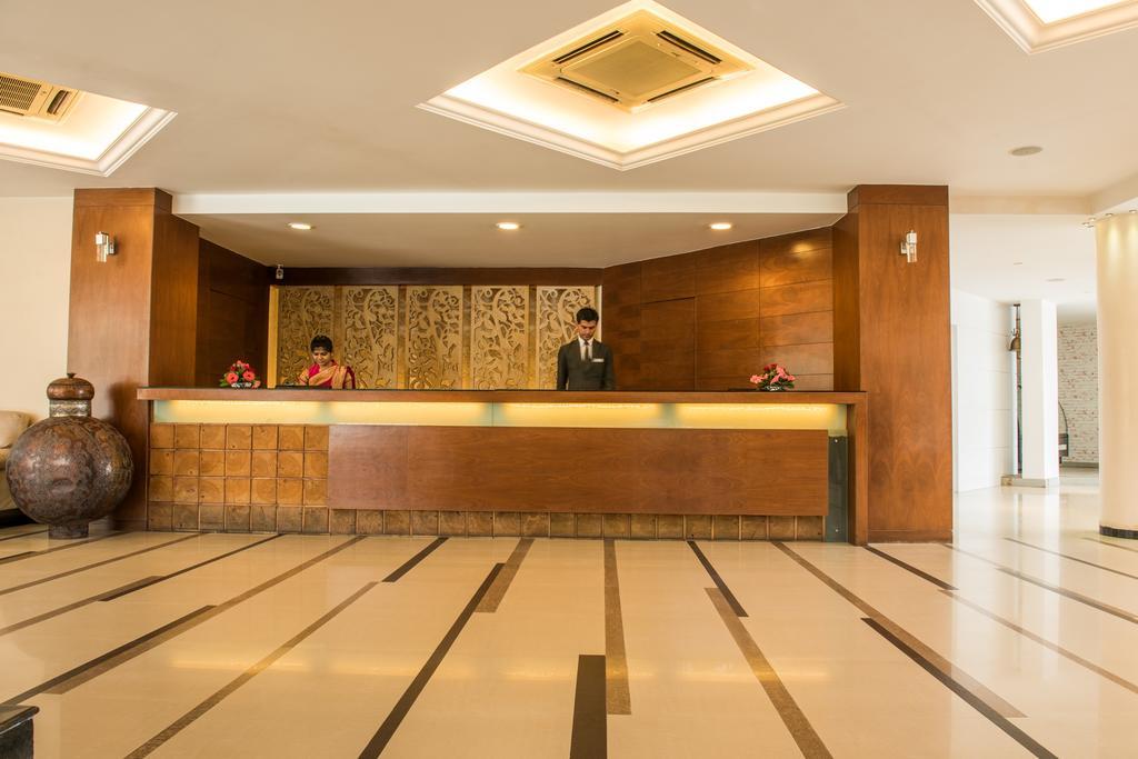 The Red Maple Mashal Indore Exterior photo